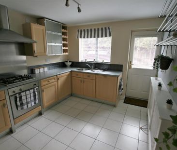 4 bedroom detached house to rent - Photo 5