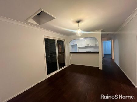 Beautiful Family Home with Pool Maintenance Included - Photo 2