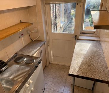 Studio to rent - Photo 6