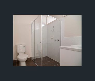 2 BEDROOM UNIT COMBINING COMFORT & CONVENIENCE! - Photo 2