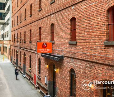 Stylish Loft Living - Fully Furnished! - Photo 4