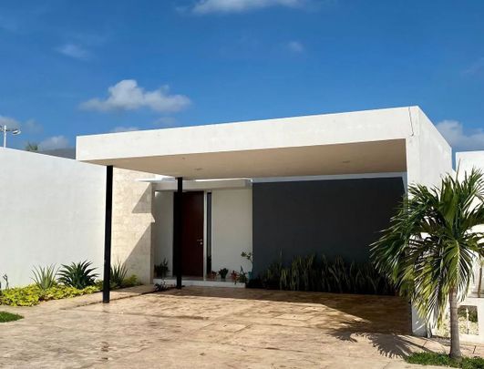 CASA CON PISCINA EN PRIVADA AMUEBLADA - Photo 1
