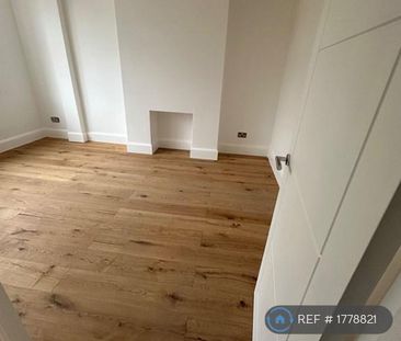 4 bedroom terraced house to rent - Photo 6