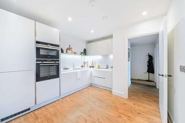 Uncle Colindale, Colindale, NW9 - Photo 1