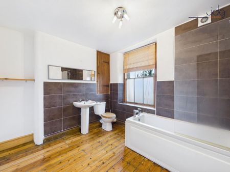 3 bedroom terraced house to rent - Photo 4