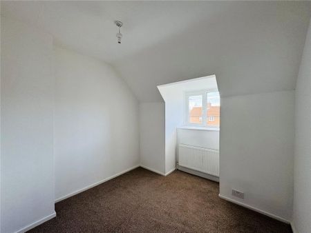 2 bedroom semi-detached house to rent - Photo 4