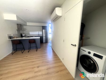 Modern 2-Bedroom Apartment Close to the City - Photo 3