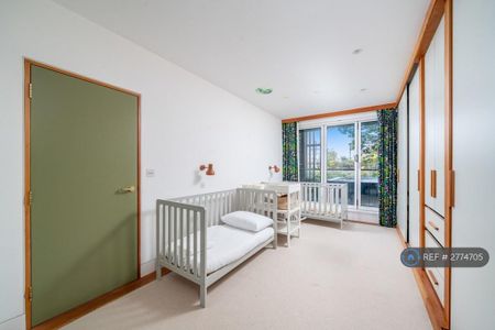 4 bedroom detached house to rent - Photo 4