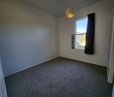 Mount Cook 3 Bedroom Downstairs Flat - Photo 4