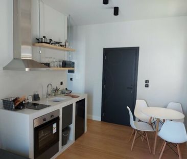 Ενοικίαση κατοικίας, 45 τ.μ., Ερμούπολη, 420 € - Photo 1