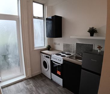 1 Bed Flat, Melfort Road, CR7 - Photo 3