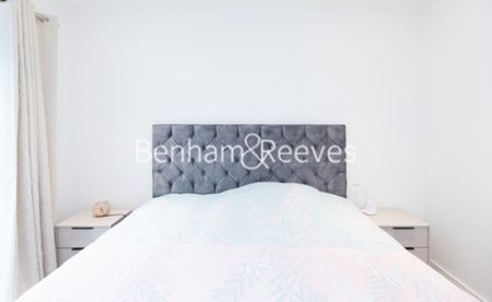 2 Bedroom flat to rent in Faulkner House, Tierney Lane, W6 - Photo 3