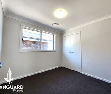 Family Home Double Storey 4 Beds, Study/Office Area & Large Backyard - Photo 2