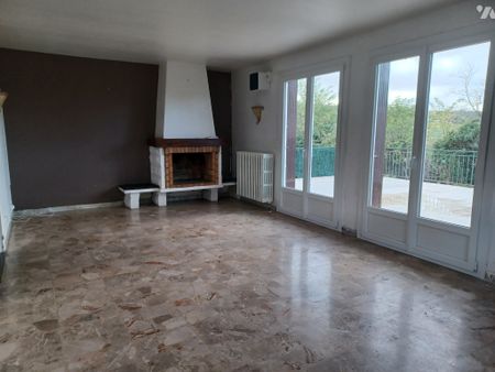 Appartement de 4 pièces de 109 m² avec terrasse, jardin et 2 places de stationnement. - Photo 3