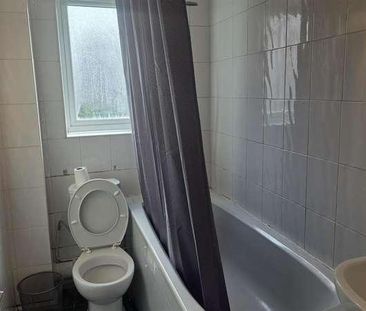 Dehavilland Close, Northolt, UB5 - Photo 1