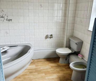 2 bedroom semi-detached house to rent - Photo 5