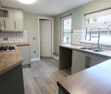 3 bedroom terraced house to rent - Photo 1