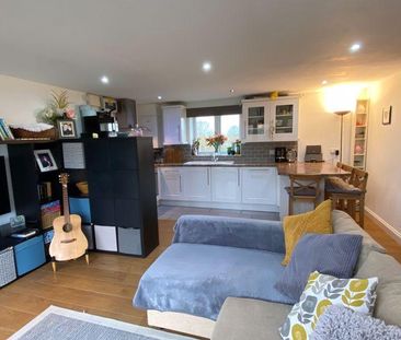 2 bedroom property to rent - Photo 1