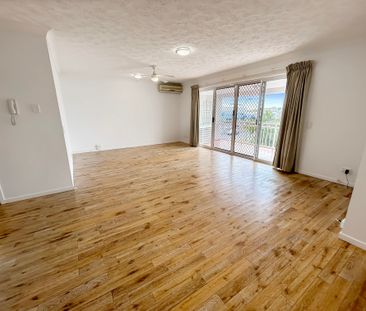 Spacious 2 bedroom unit in the heart of Mermaid Beach - Photo 6