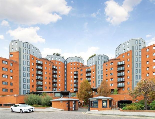 3 bedroom flat to rent - Photo 1