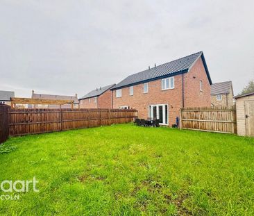 3 bedroom semi-detached house to rent - Photo 5