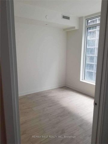 For Lease - 576 Front Street Unit# 523, Toronto, Ontario - Photo 2