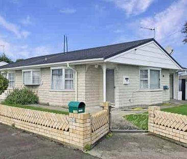 TWO BEDROOMS - LEVIN - Photo 2