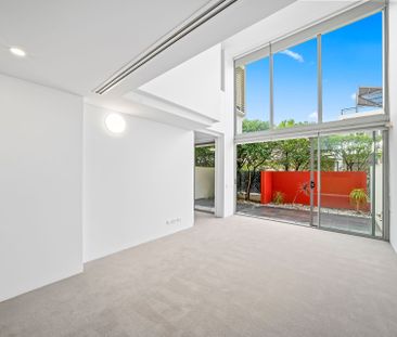 Prestigious Waterside Living ** Available Now ** - Photo 5