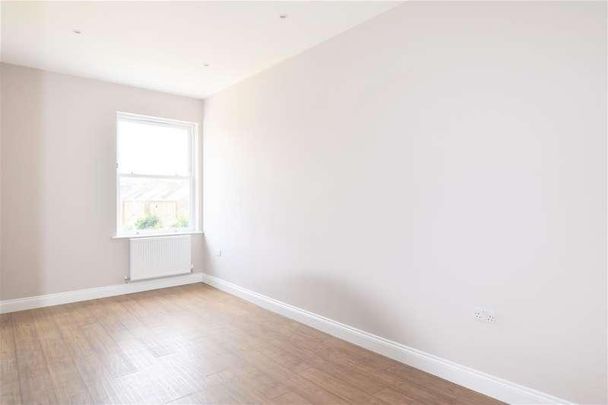 Kings Road, Kingston Upon Thames, KT2 - Photo 1