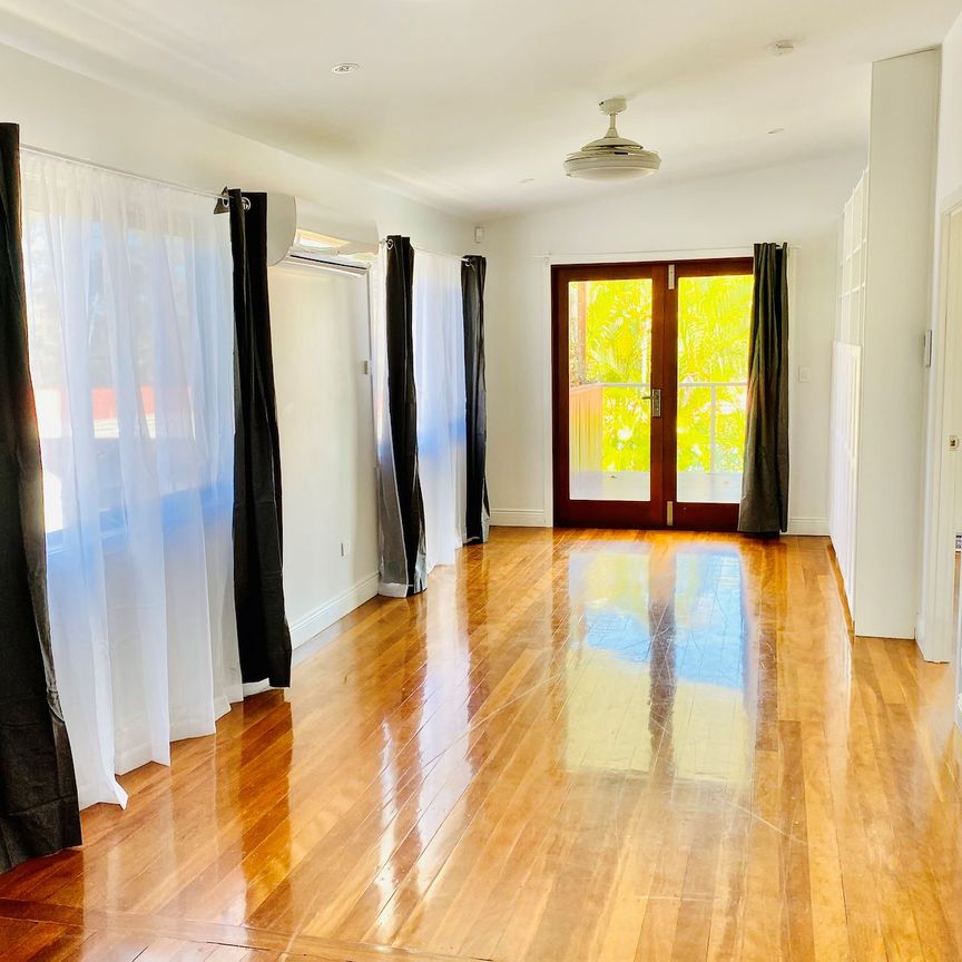 8 Ridgeway Avenue, Southport. - Photo 1