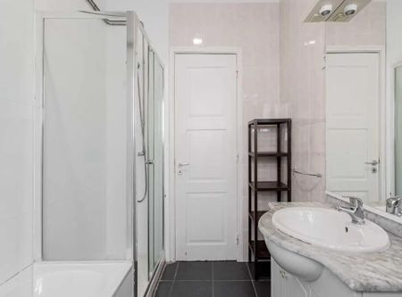 Avenida da Igreja, Lisbon, Lisbon 1700 - Photo 3