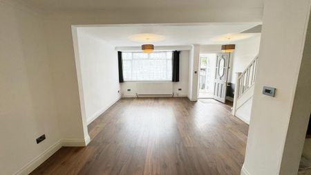 4 bedroom terraced house to rent - Photo 3