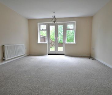 3 bedroom semi-detached house to rent - Photo 6