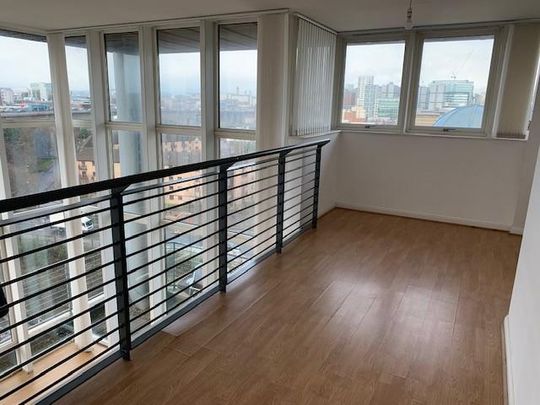 3 bedroom flat to rent - Photo 1