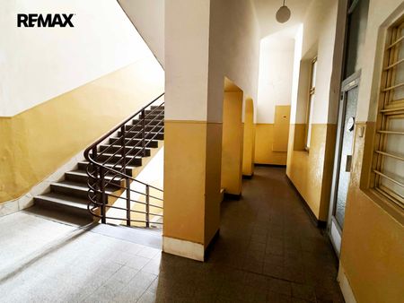 Pronájem bytu 3+1 v osobním vlastnictví 79 m², Praha 2 - Nové Město - Photo 2