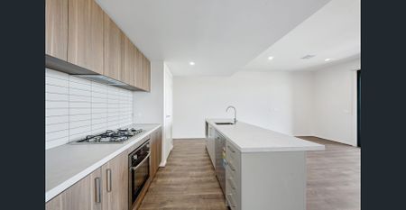 Family-Friendly 3-Bedroom Townhouse - Photo 5