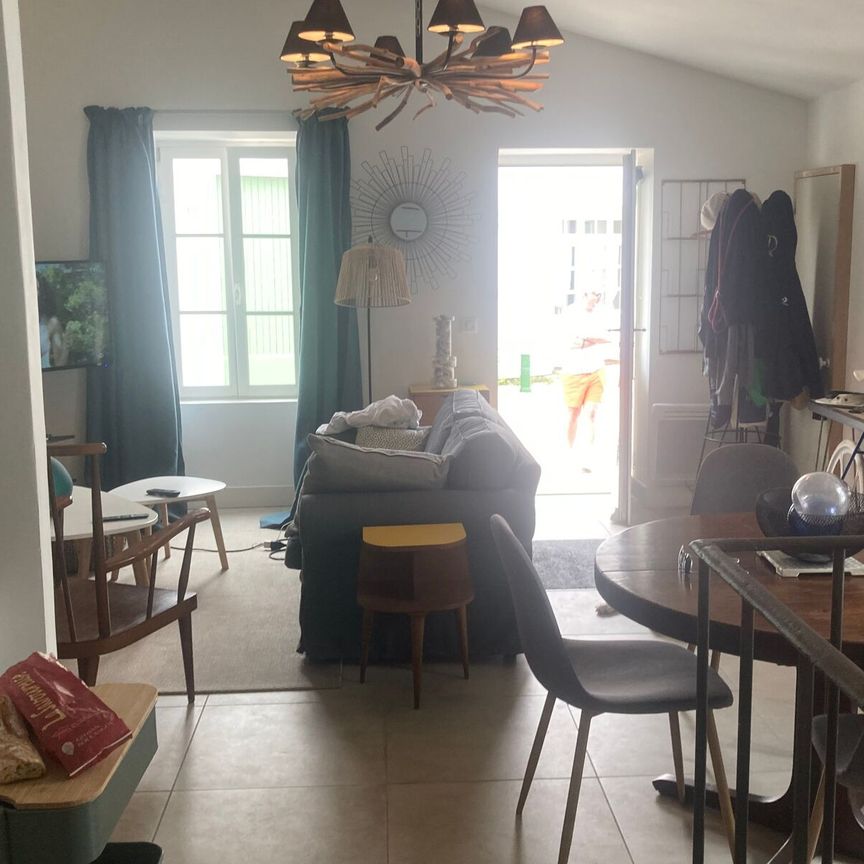 Maison à louer 3 pièces • La Flotte - Photo 1