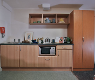 1 bedroom in a flat share to rent - Photo 6