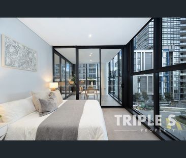 303/1 Wentworth Place, Wentworth Point, NSW 2127 - Photo 2