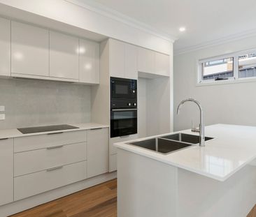 Brand New Luxury Living - Photo 2