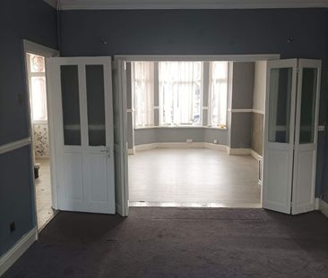 4 Bed Semi-Detached House, Upper Chorlton Road, M16 - Photo 2