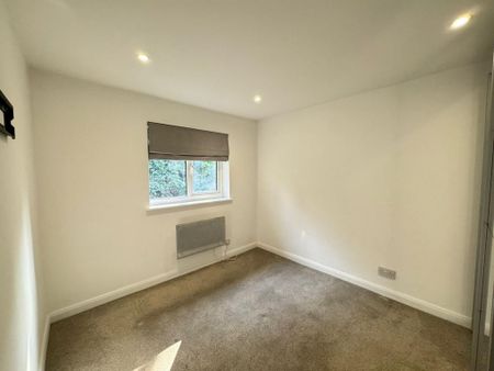 2 bedroom semi-detached house to rent - Photo 4