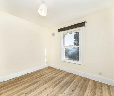 3 bedroom flat to rent - Photo 5