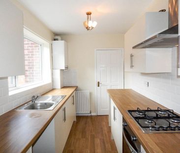 3 bedroom flat to rent - Photo 5