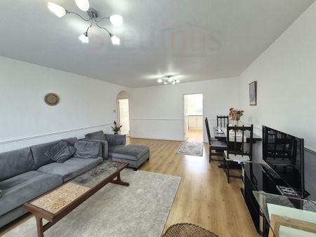 3 bedroom flat to rent - Photo 4