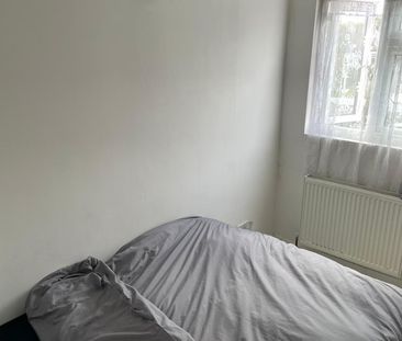Room in a Shared House, Tybenham Road, SW19 - Photo 4