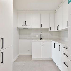 One Bedroom - 1620 Avenue Victoria, Greenfield Park - Photo 2