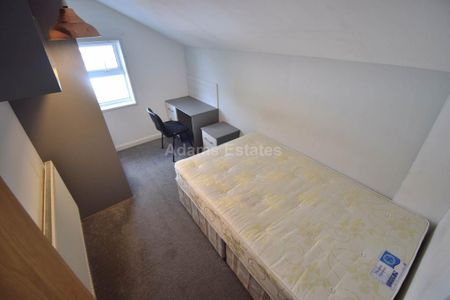 6 bedroom terraced house to rent - Photo 2