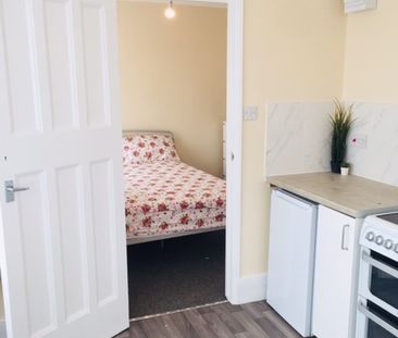 Studio Flat, Grenoble Gardens, N13 - Photo 5