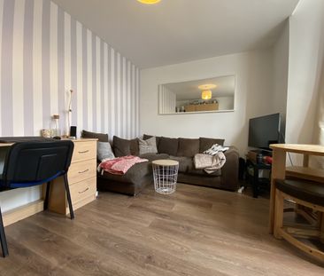 Gold Street, Adamsdown - Photo 2